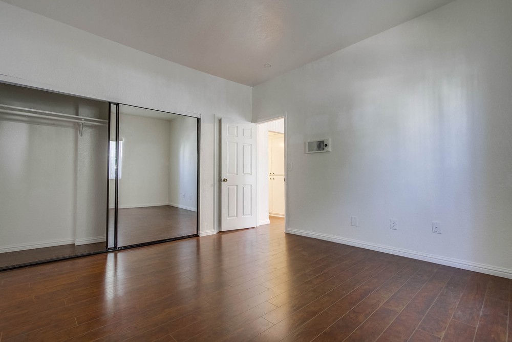 Virtual tour photo 23 of 41 for 402 Arbor Dr