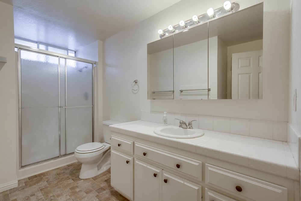 Virtual tour photo 25 of 41 for 402 Arbor Dr
