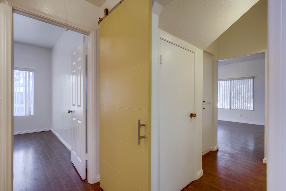 Virtual tour photo 27 of 41 for 402 Arbor Dr