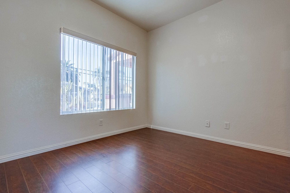 Virtual tour photo 30 of 41 for 402 Arbor Dr