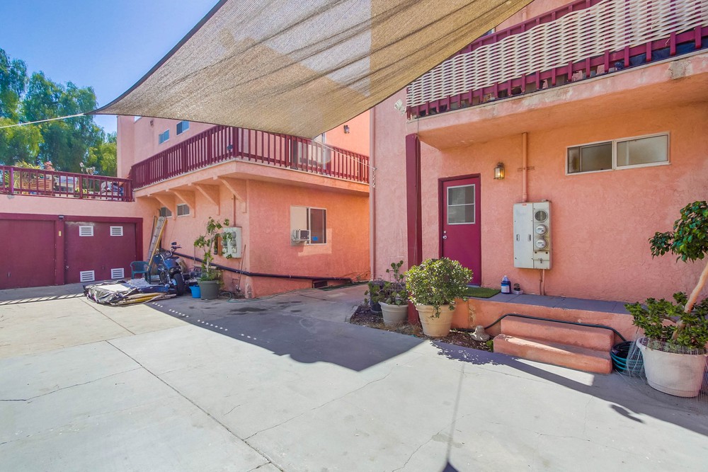 Virtual tour photo 38 of 41 for 402 Arbor Dr