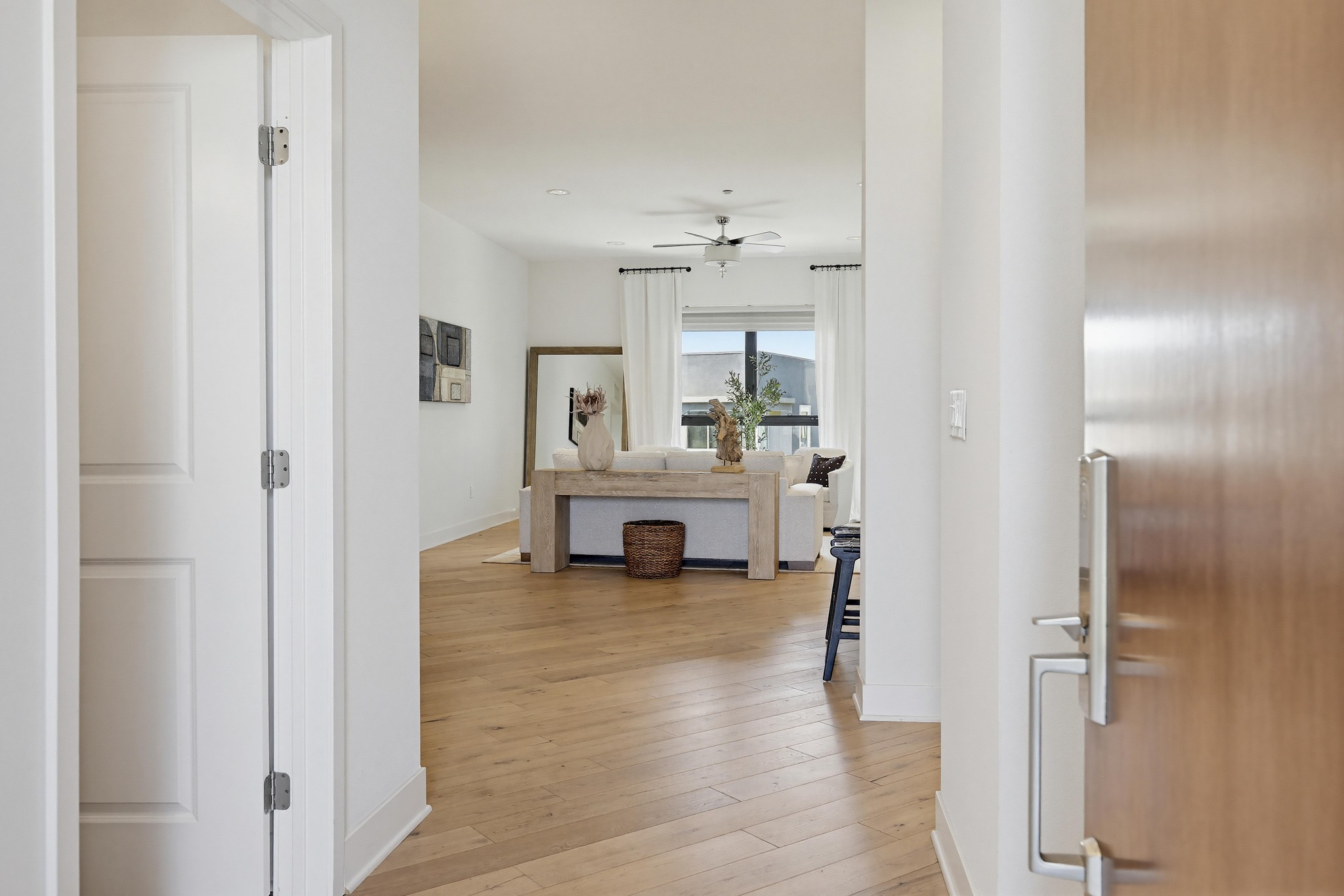 Virtual tour photo 5 of 68 for 402 Rockefeller UNIT 406