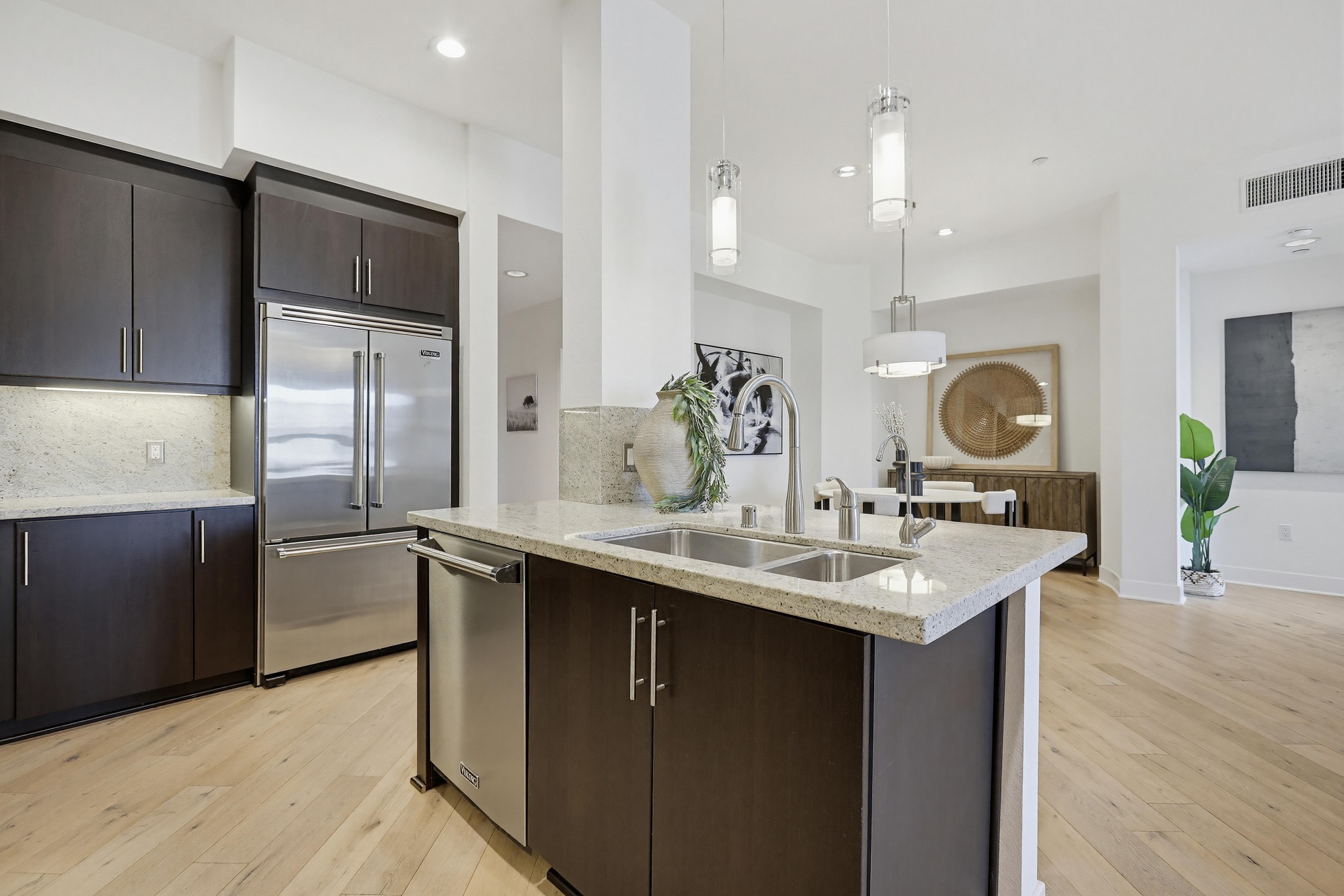 Virtual tour photo 12 of 68 for 402 Rockefeller UNIT 406