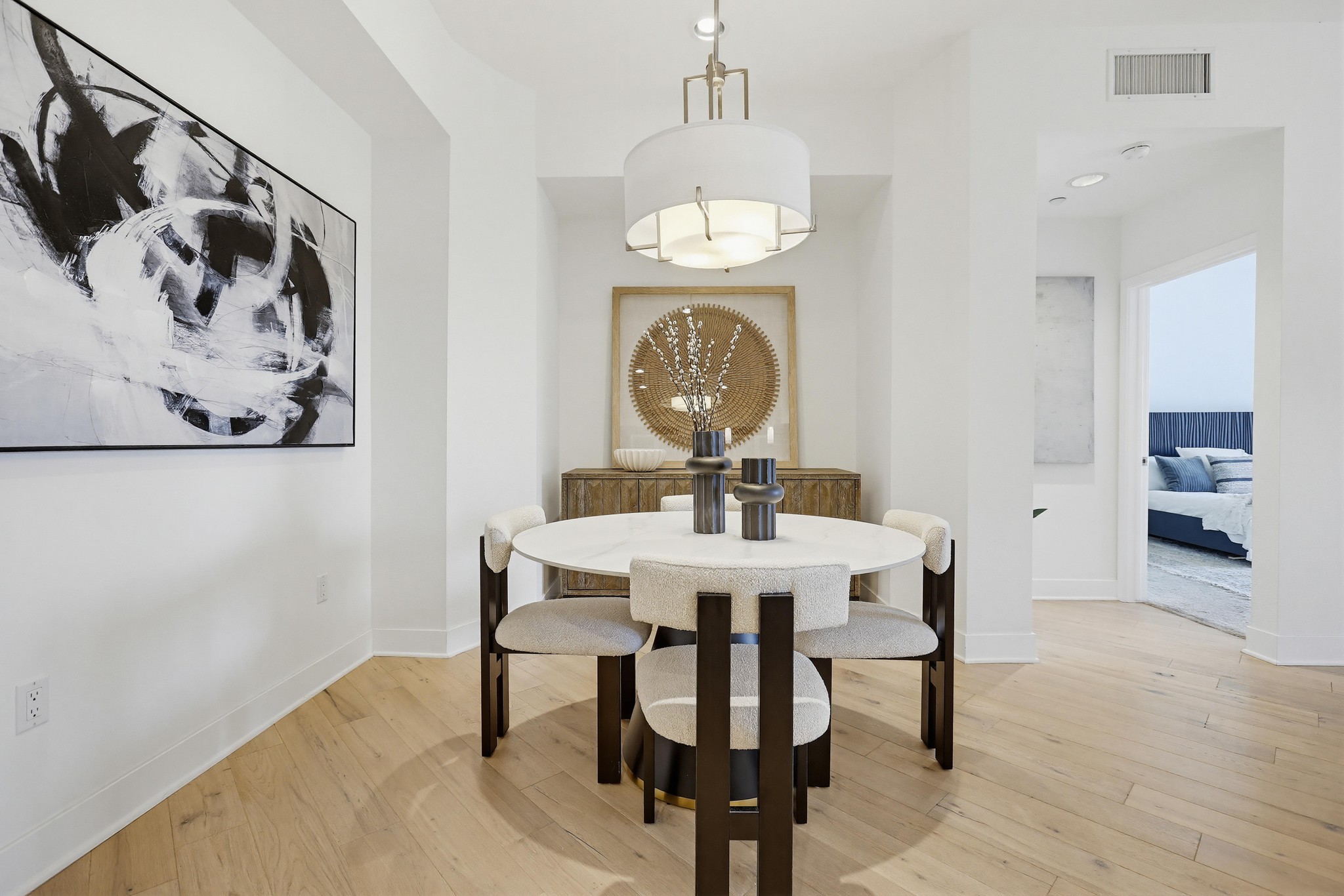 Virtual tour photo 18 of 68 for 402 Rockefeller UNIT 406