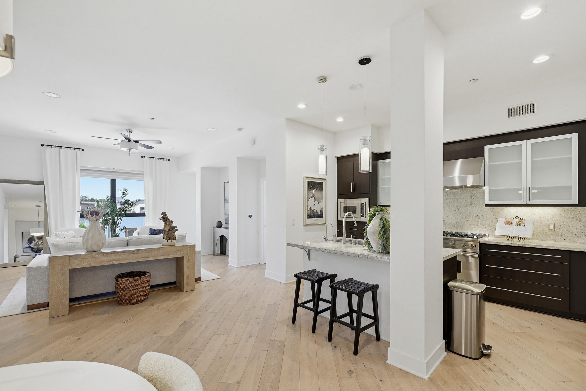 Virtual tour photo 22 of 68 for 402 Rockefeller UNIT 406