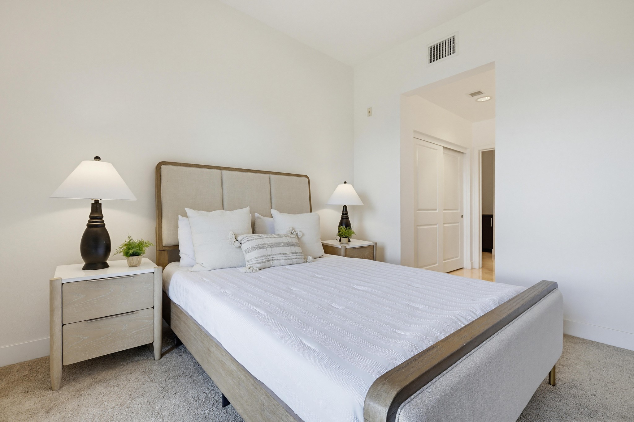 Virtual tour photo 34 of 68 for 402 Rockefeller UNIT 406