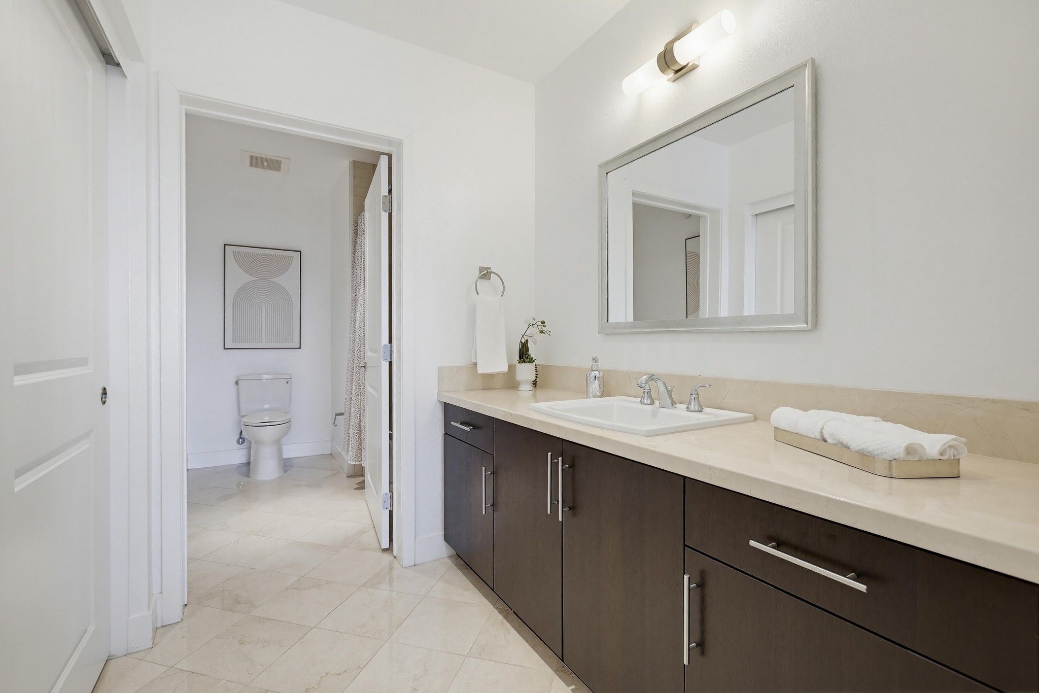 Virtual tour photo 36 of 68 for 402 Rockefeller UNIT 406