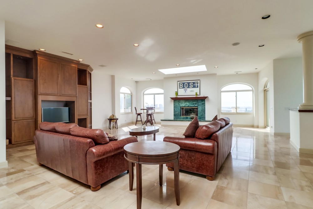 Virtual tour photo 11 of 73 for 4021 Bandini St