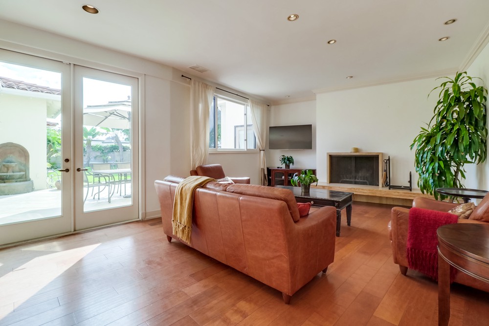 Virtual tour photo 20 of 73 for 4021 Bandini St