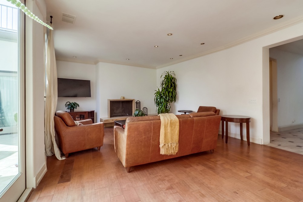 Virtual tour photo 22 of 73 for 4021 Bandini St