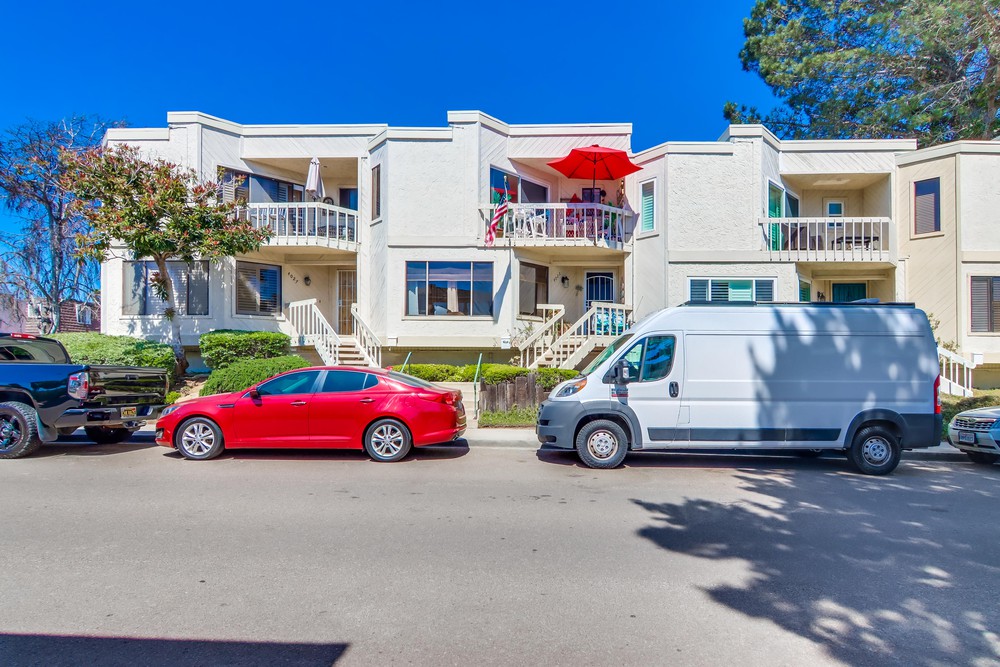 Virtual tour photo 3 of 51 for 4023 Everts St