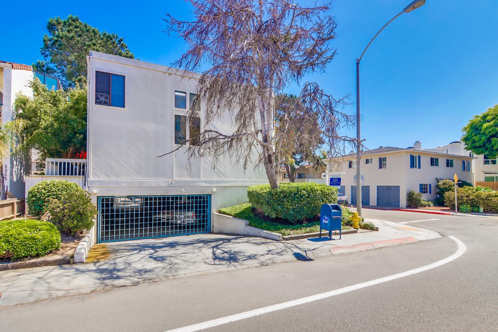 Virtual tour photo 52 of 51 for 4023 Everts St