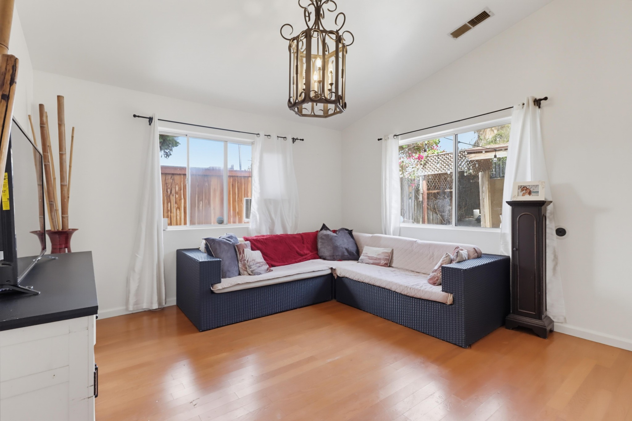 Virtual tour photo 8 of 51 for 4027 C St