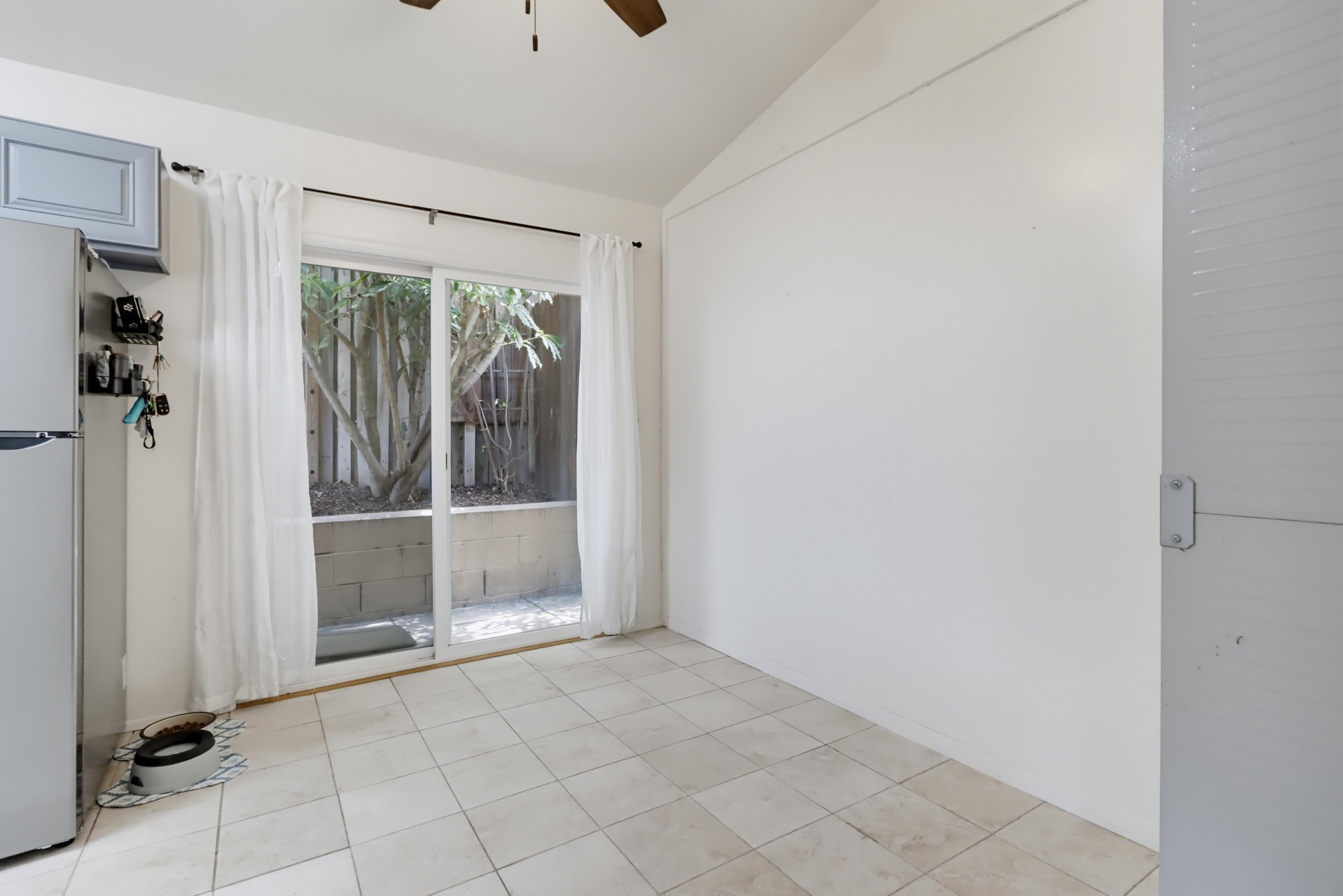 Virtual tour photo 12 of 51 for 4027 C St