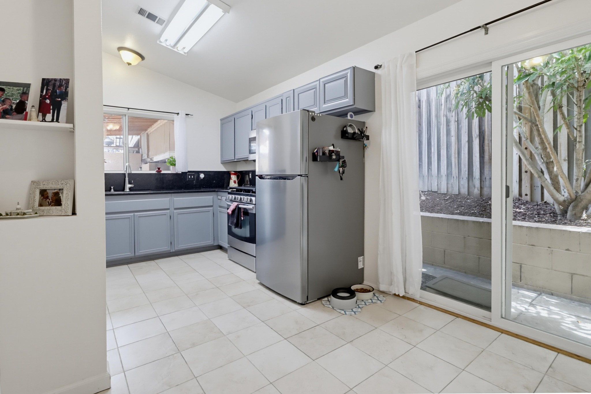 Virtual tour photo 13 of 51 for 4027 C St