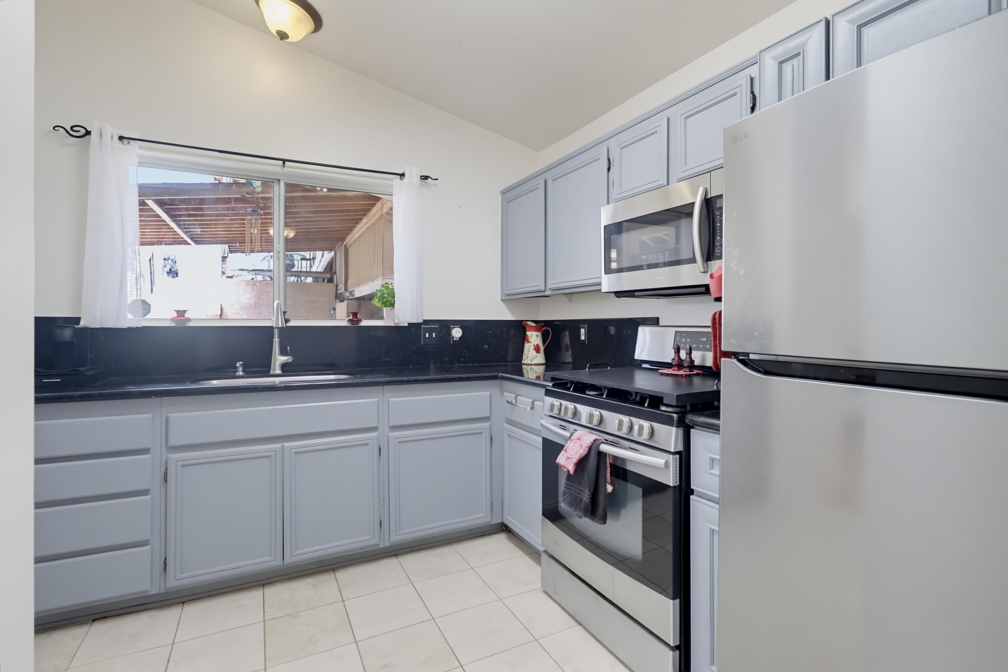 Virtual tour photo 15 of 51 for 4027 C St