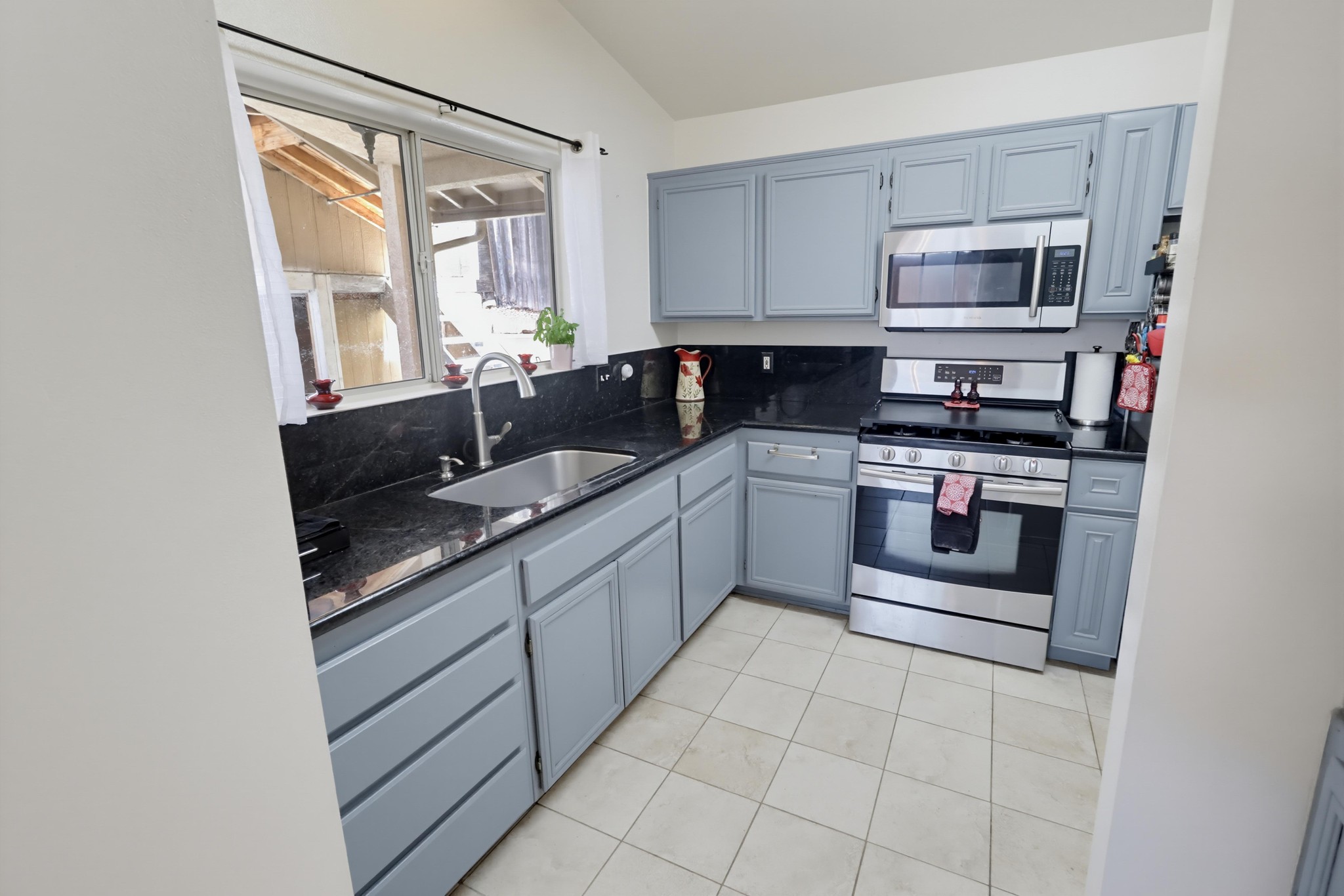 Virtual tour photo 19 of 51 for 4027 C St