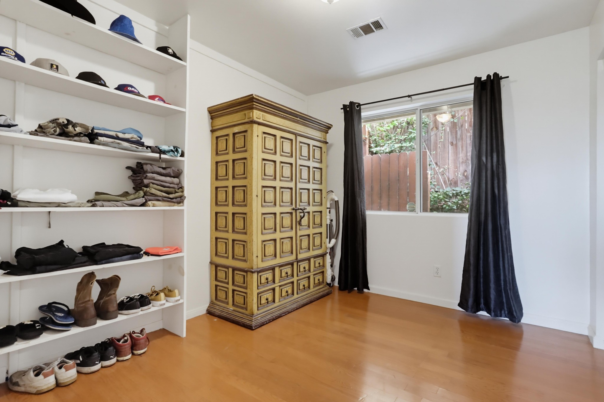 Virtual tour photo 33 of 51 for 4027 C St