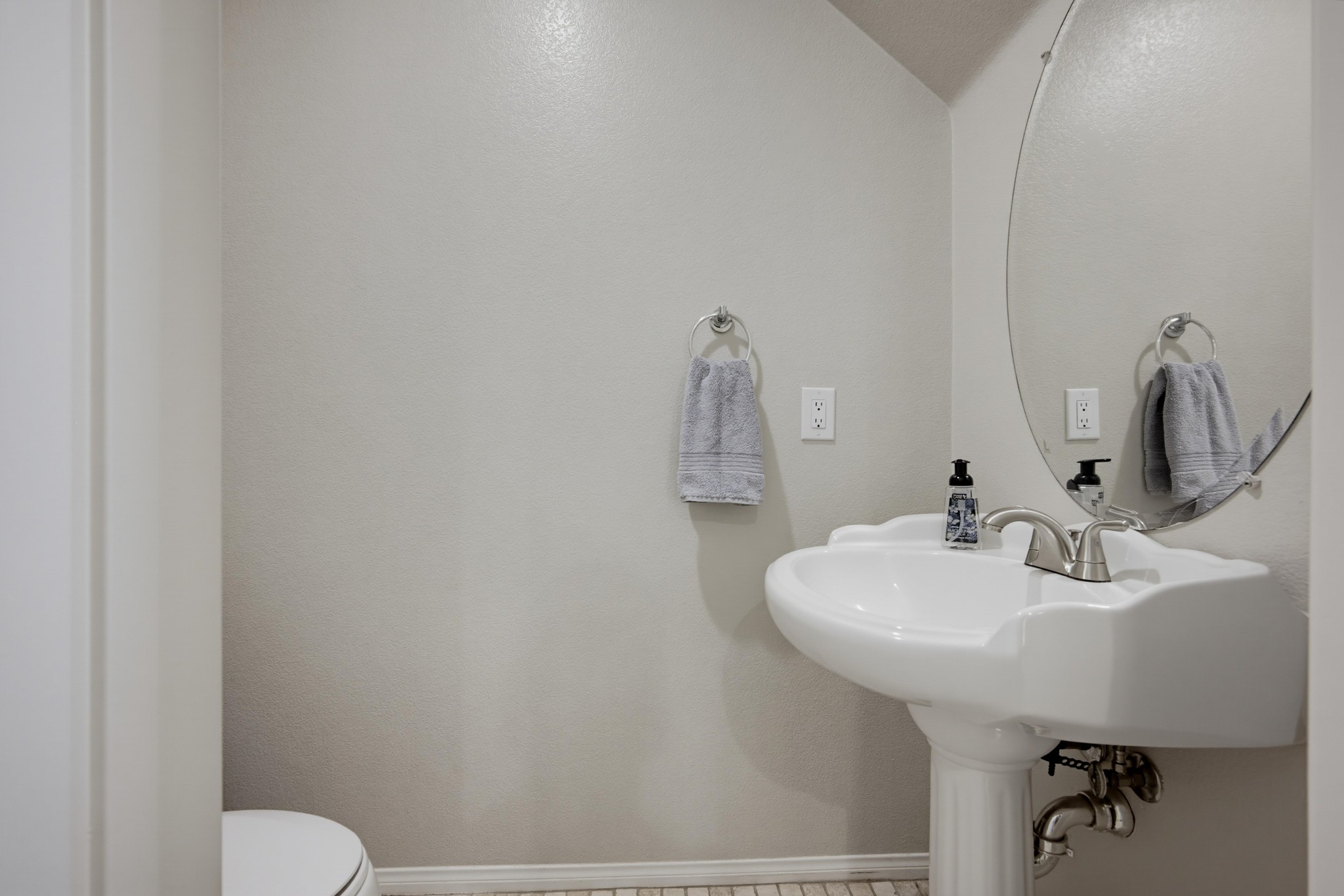 Virtual tour photo 27 of 67 for 40278 Ayer Ln