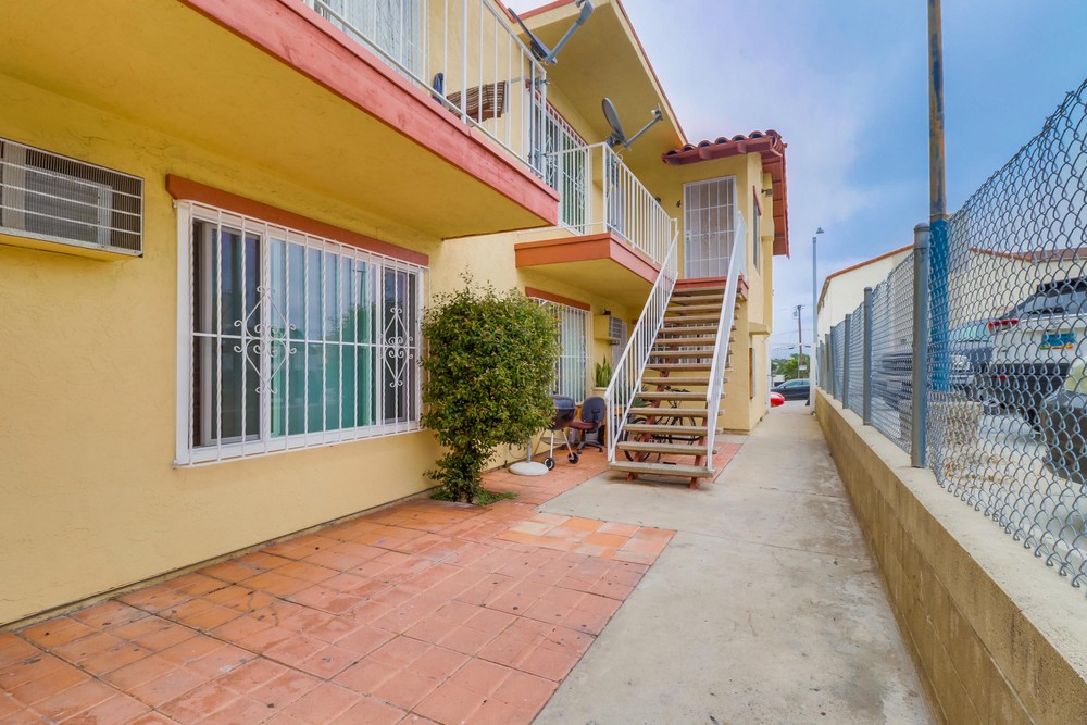 Virtual tour photo 4 of 22 for 4028 48th St #5