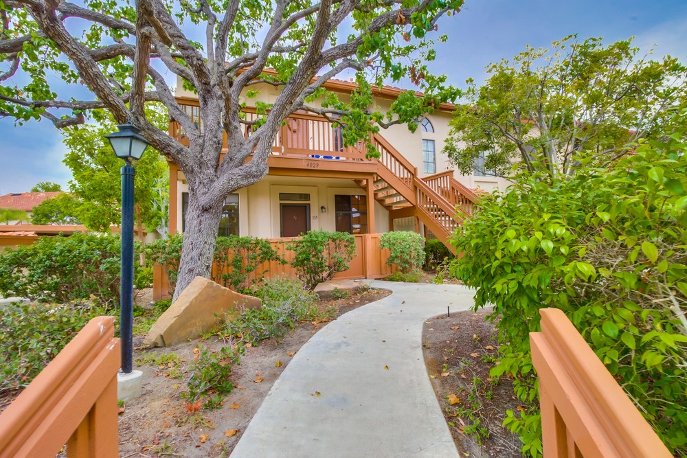 Virtual tour photo 1 of 33 for 4029 Carmel View Rd #135
