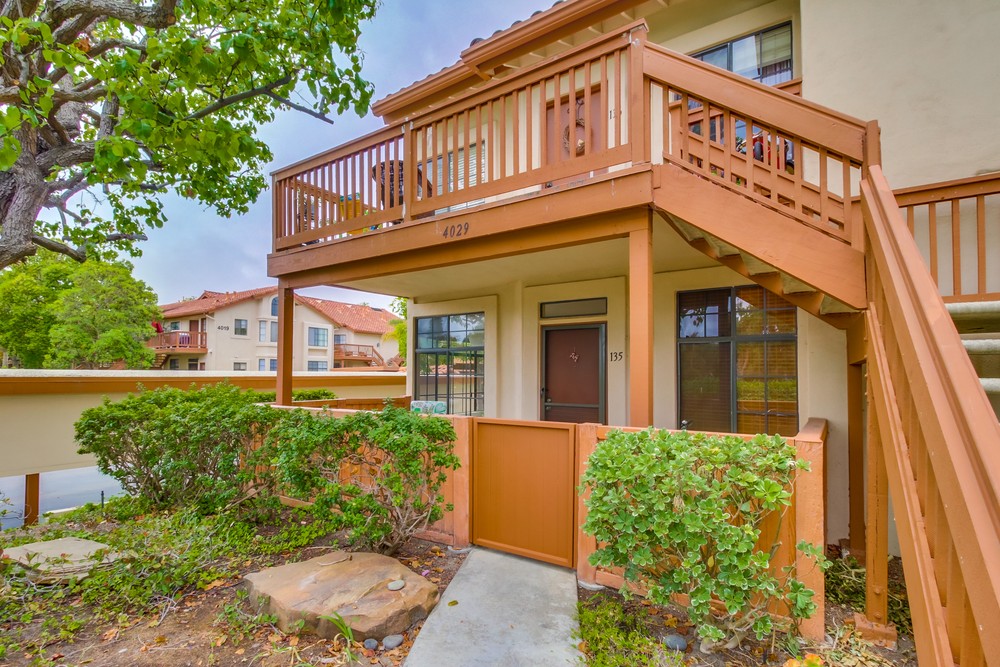 Virtual tour photo 4 of 33 for 4029 Carmel View Rd #135