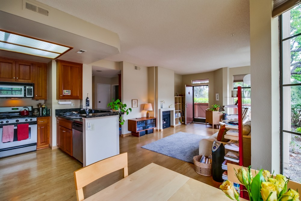 Virtual tour photo 12 of 33 for 4029 Carmel View Rd #135