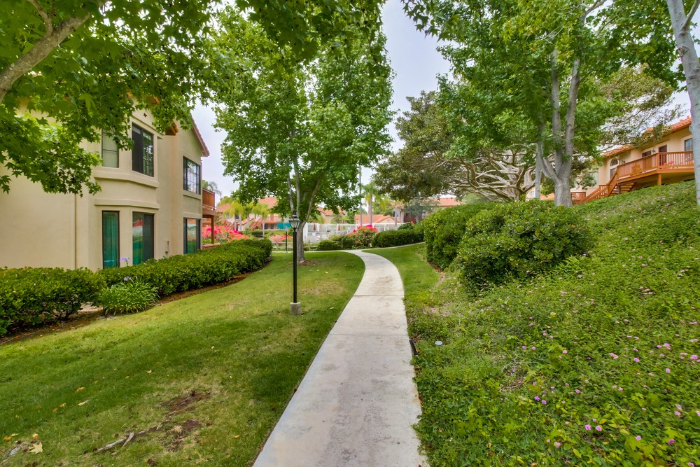 Virtual tour photo 29 of 33 for 4029 Carmel View Rd #135