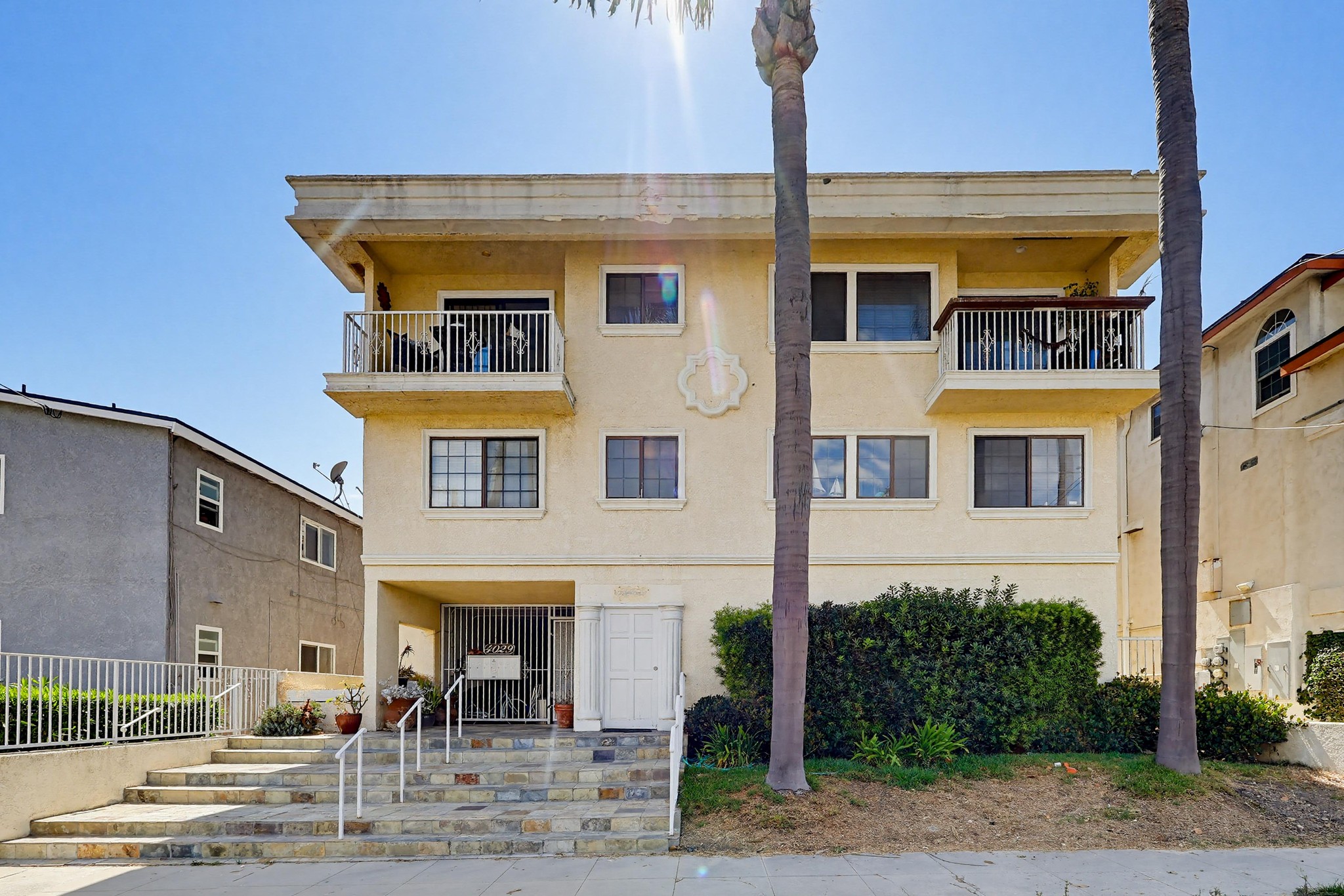 Virtual tour photo 1 of 48 for 4029 S Pacific Ave Apt 1
