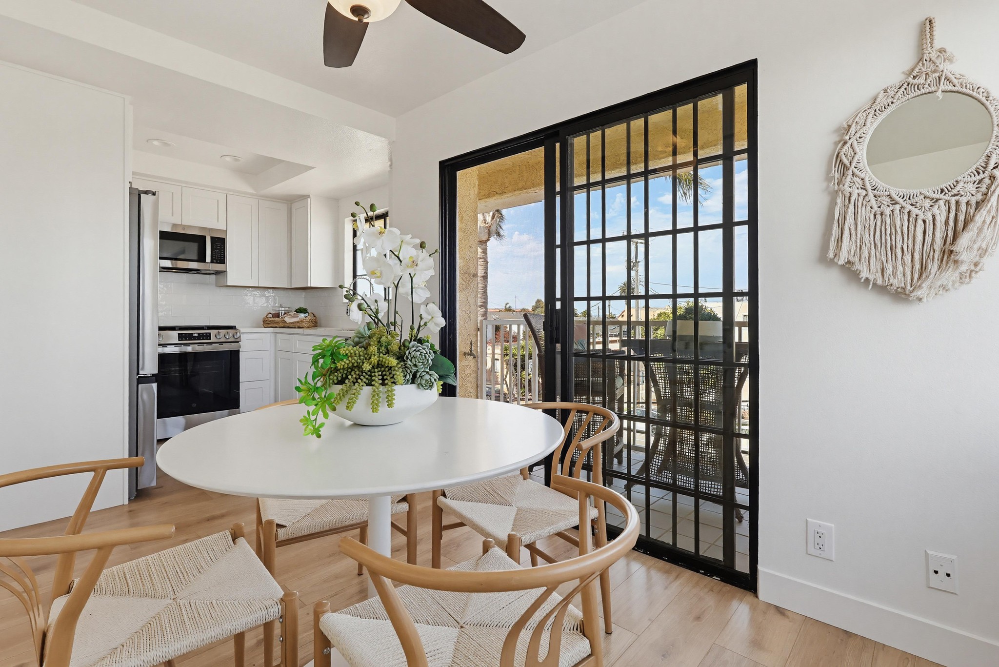 Virtual tour photo 19 of 48 for 4029 S Pacific Ave Apt 1
