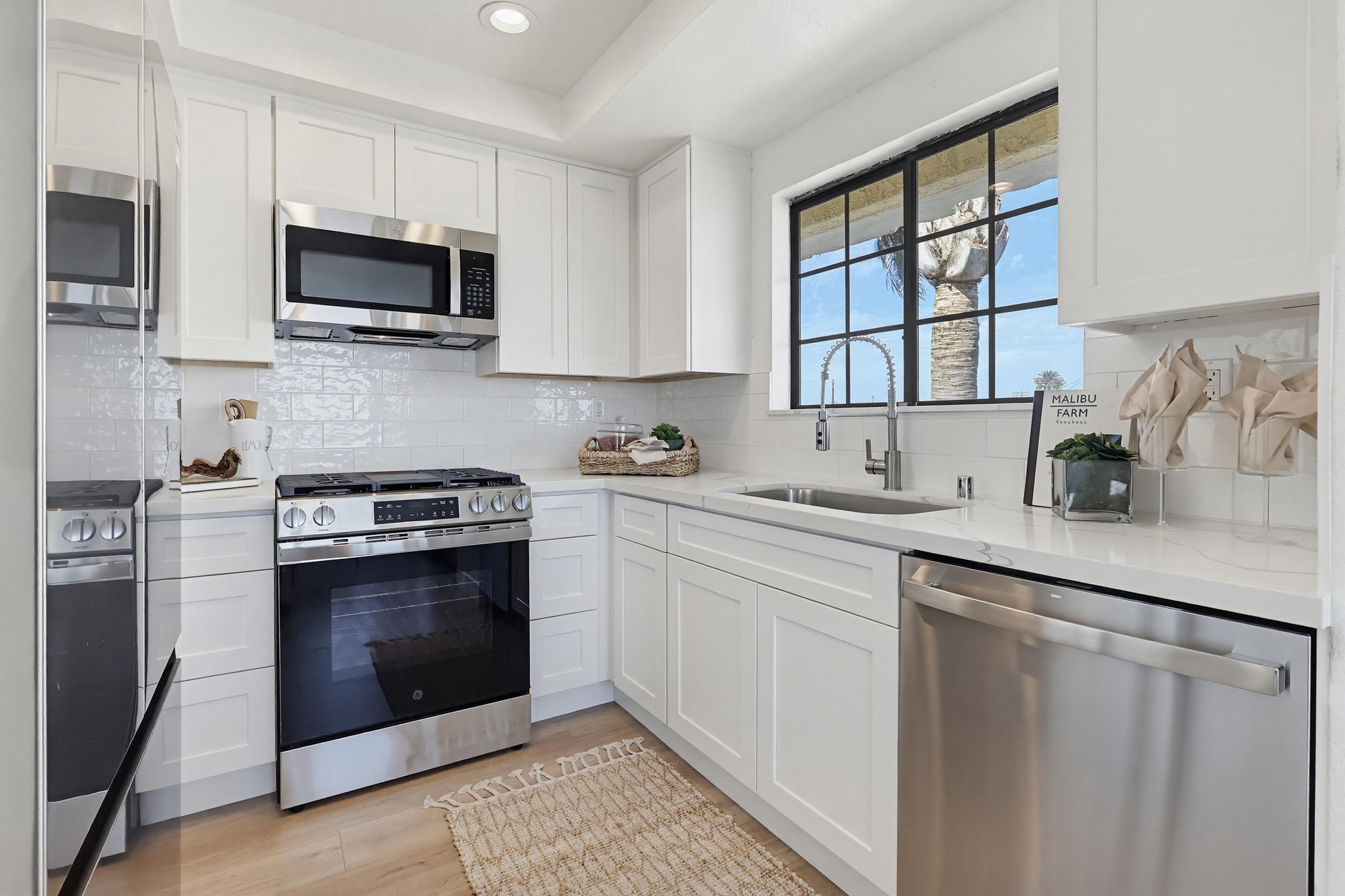 Virtual tour photo 23 of 48 for 4029 S Pacific Ave Apt 1