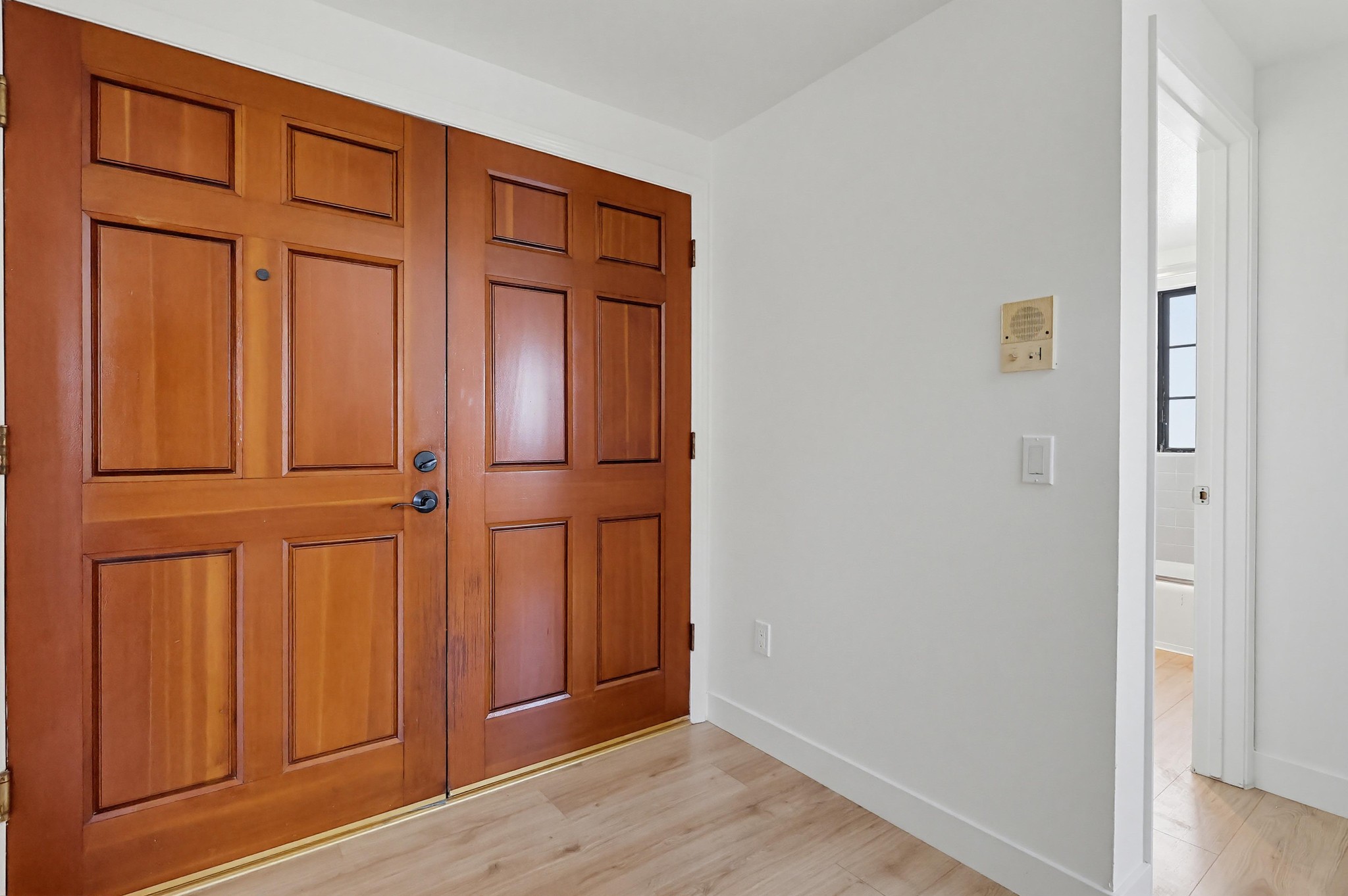 Virtual tour photo 32 of 48 for 4029 S Pacific Ave Apt 1