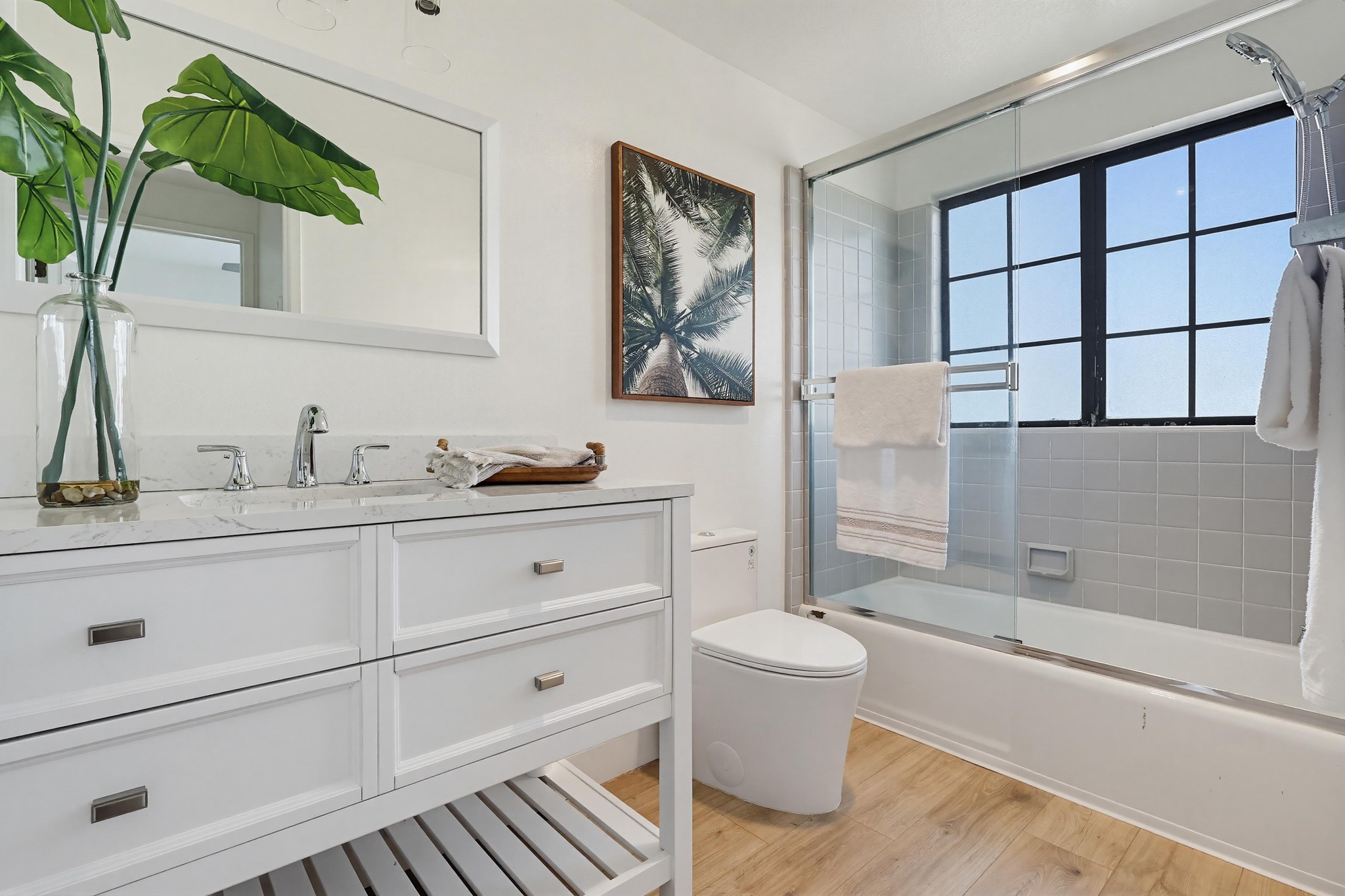Virtual tour photo 33 of 48 for 4029 S Pacific Ave Apt 1
