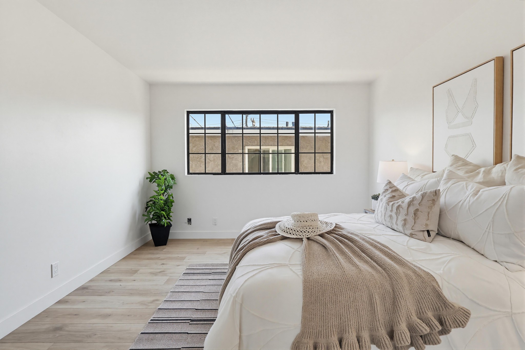 Virtual tour photo 41 of 48 for 4029 S Pacific Ave Apt 1