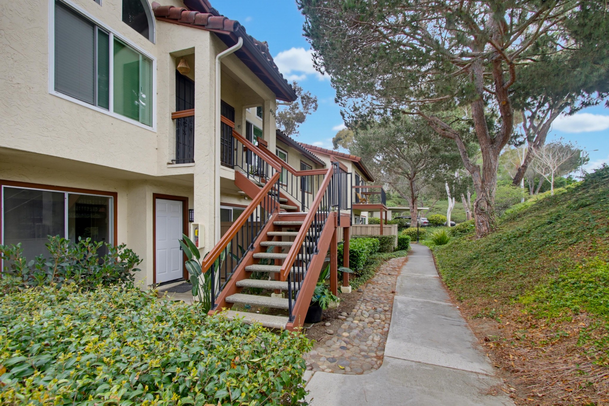 Virtual tour photo 1 of 35 for 4030 Porte La Paz Unit 90