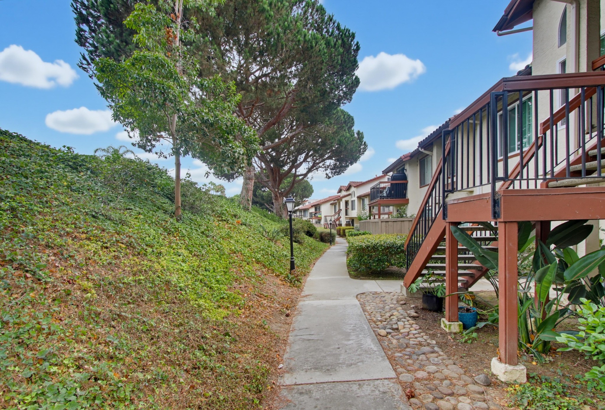 Virtual tour photo 3 of 35 for 4030 Porte La Paz Unit 90