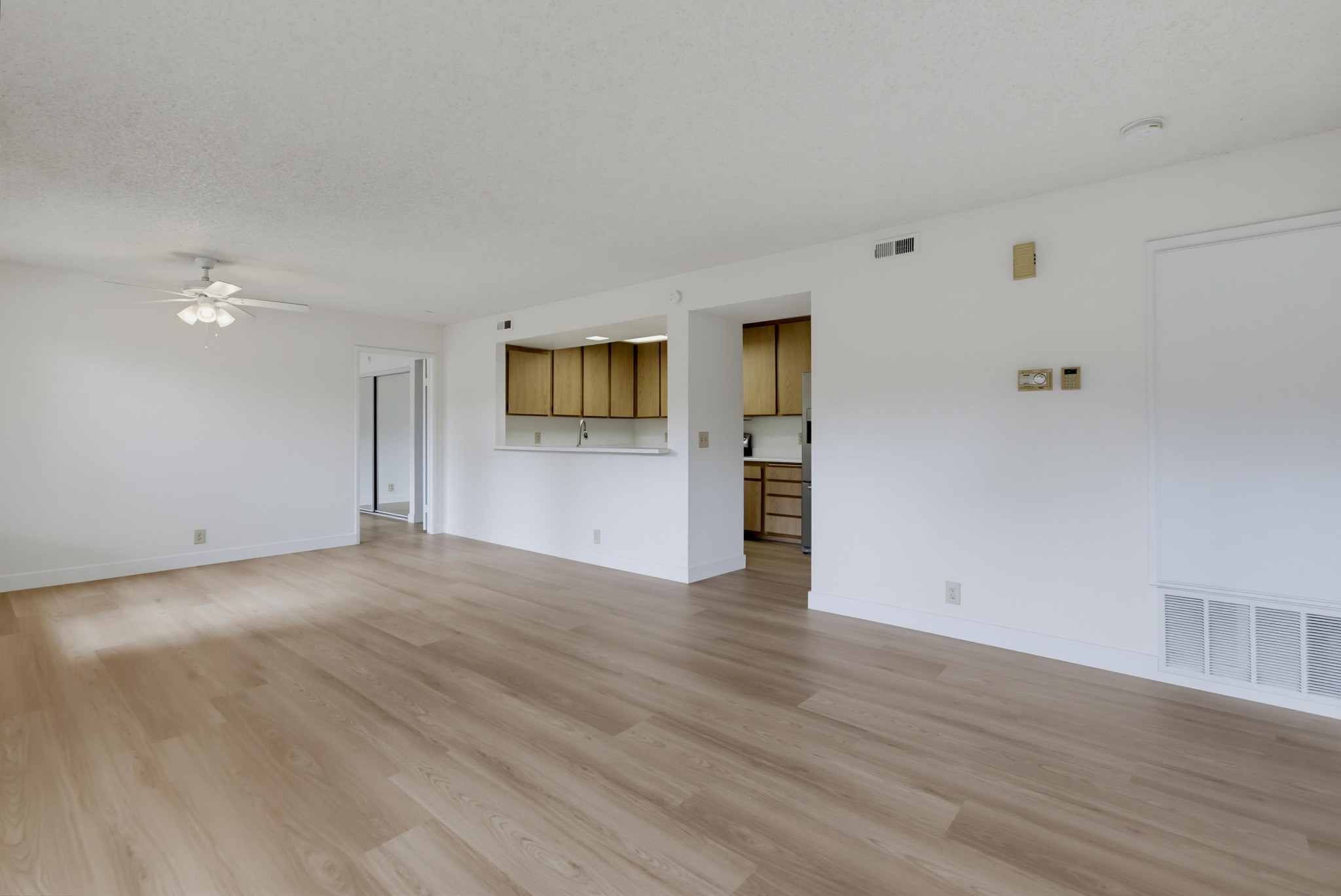 Virtual tour photo 6 of 35 for 4030 Porte La Paz Unit 90