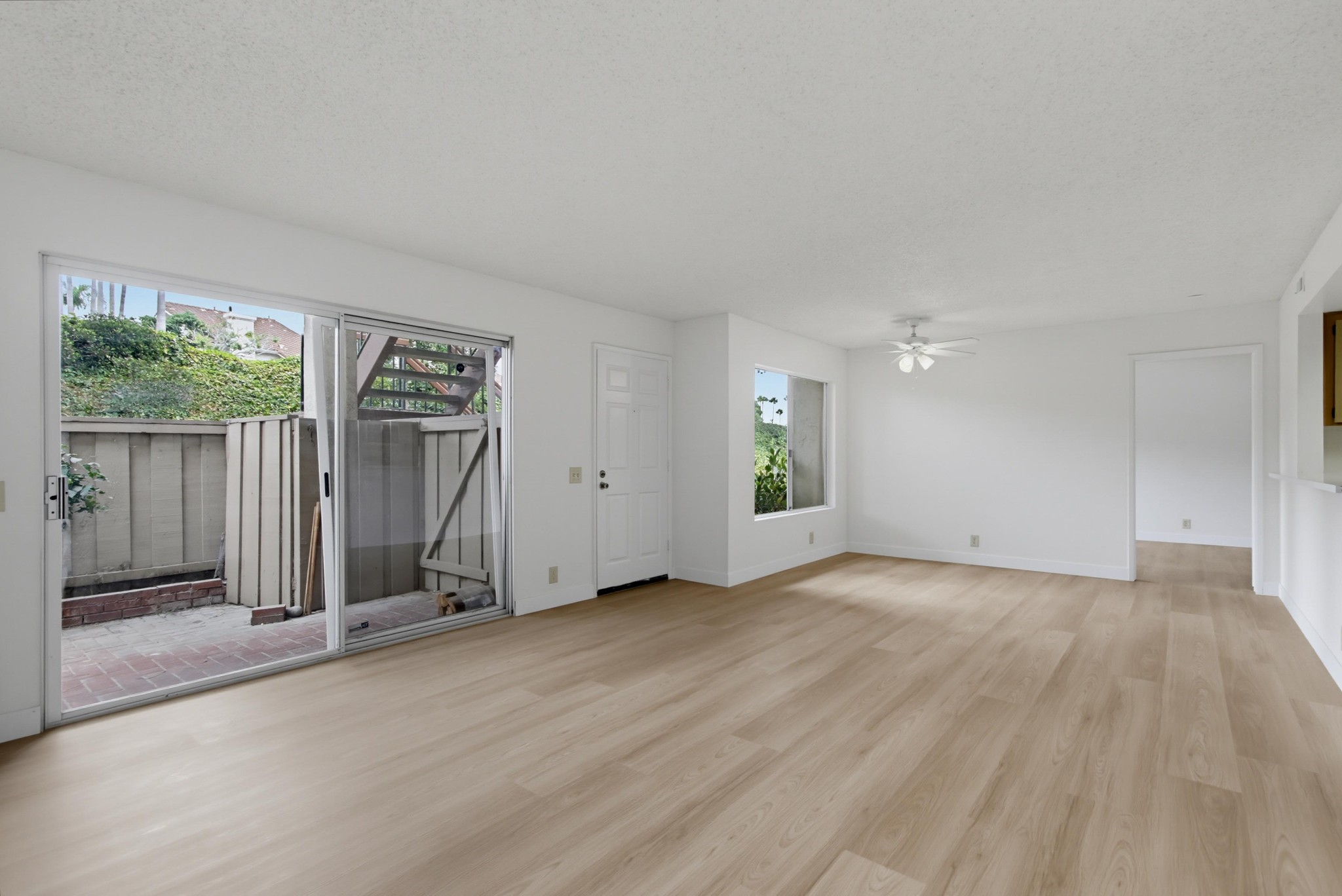 Virtual tour photo 7 of 35 for 4030 Porte La Paz Unit 90