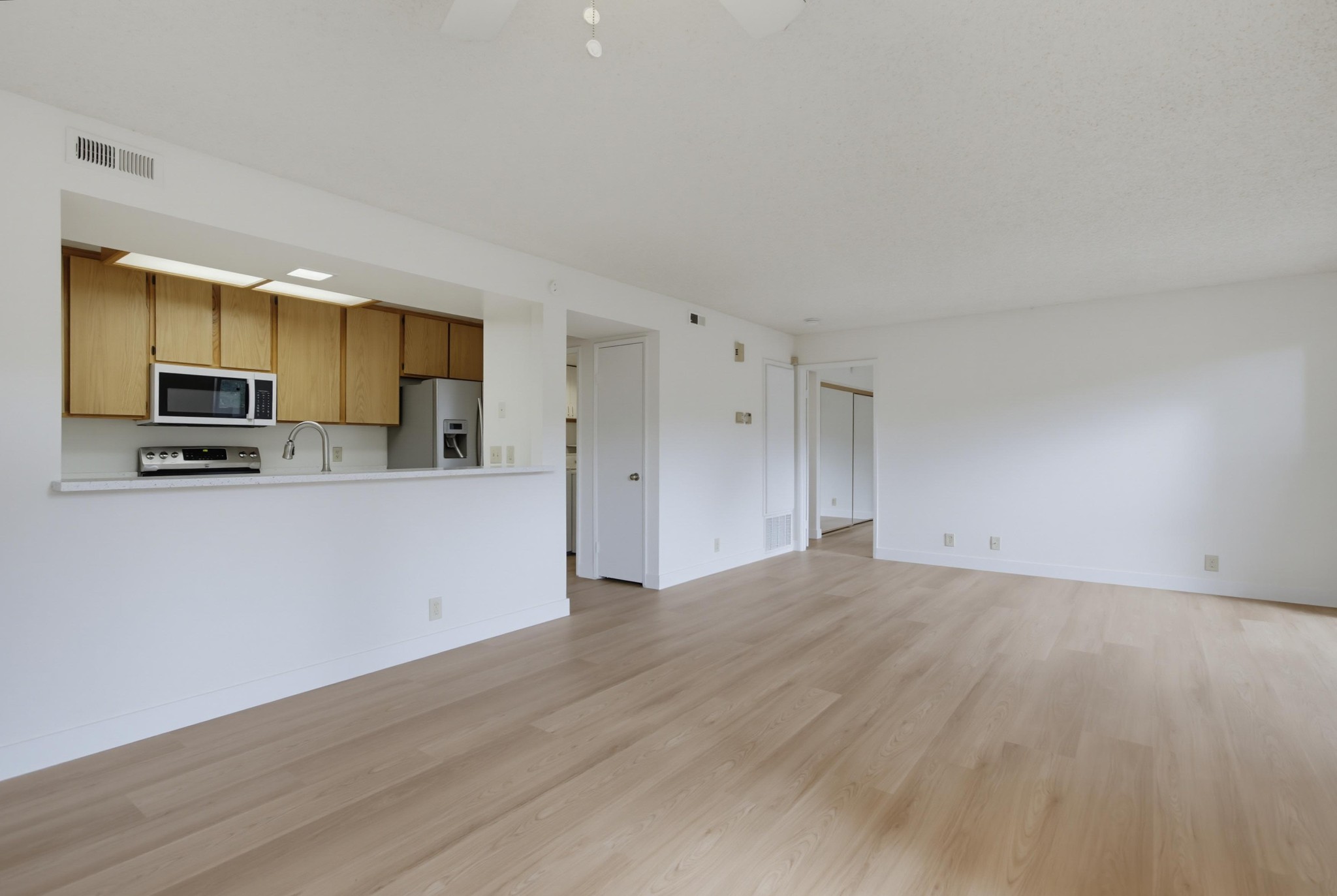 Virtual tour photo 10 of 35 for 4030 Porte La Paz Unit 90