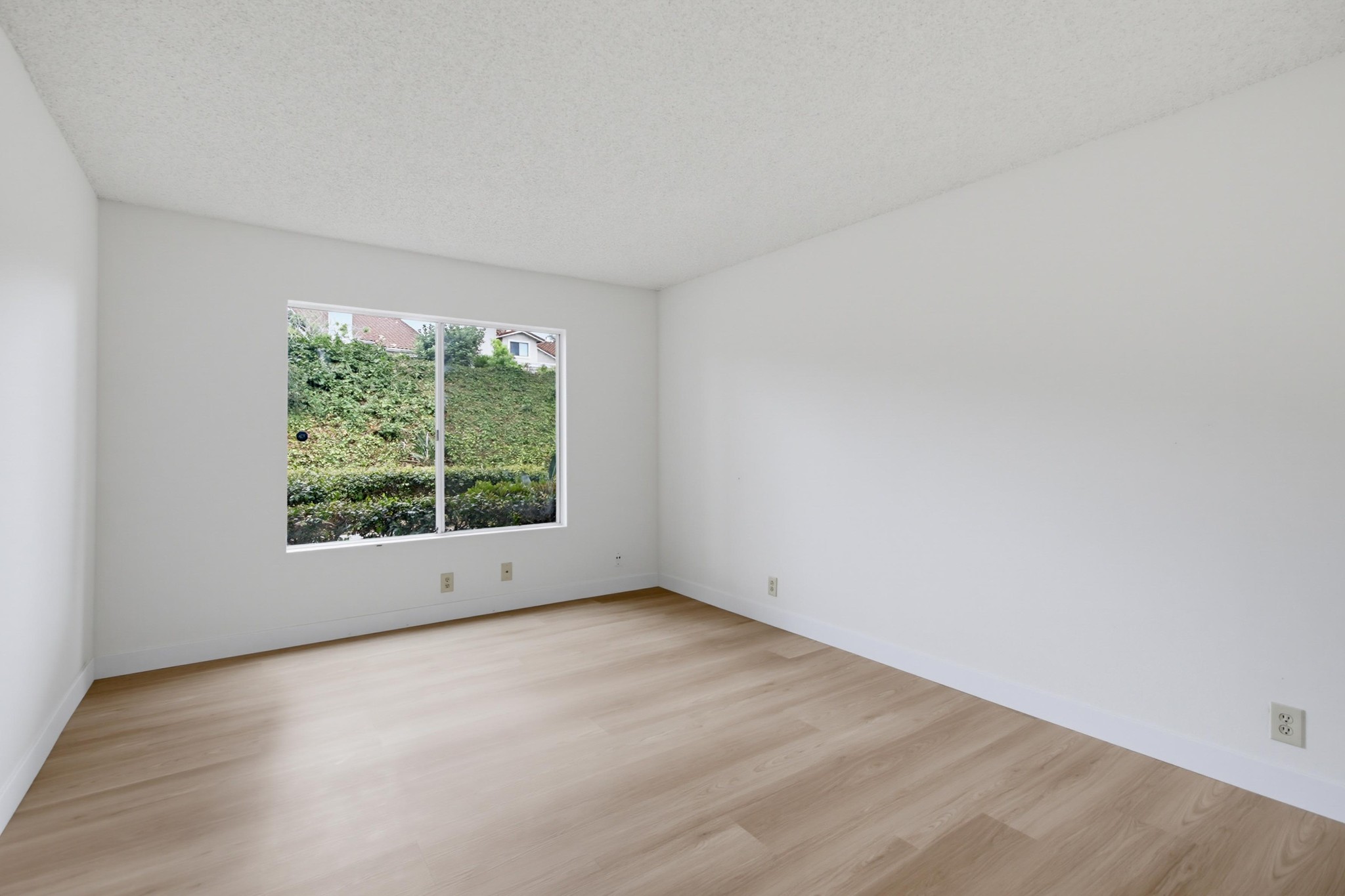 Virtual tour photo 17 of 35 for 4030 Porte La Paz Unit 90