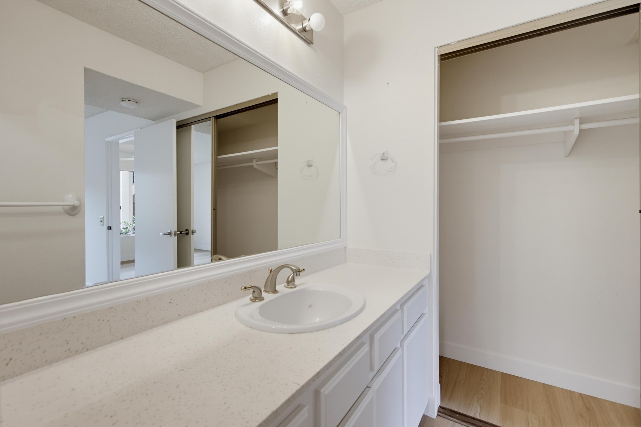 Virtual tour photo 22 of 35 for 4030 Porte La Paz Unit 90