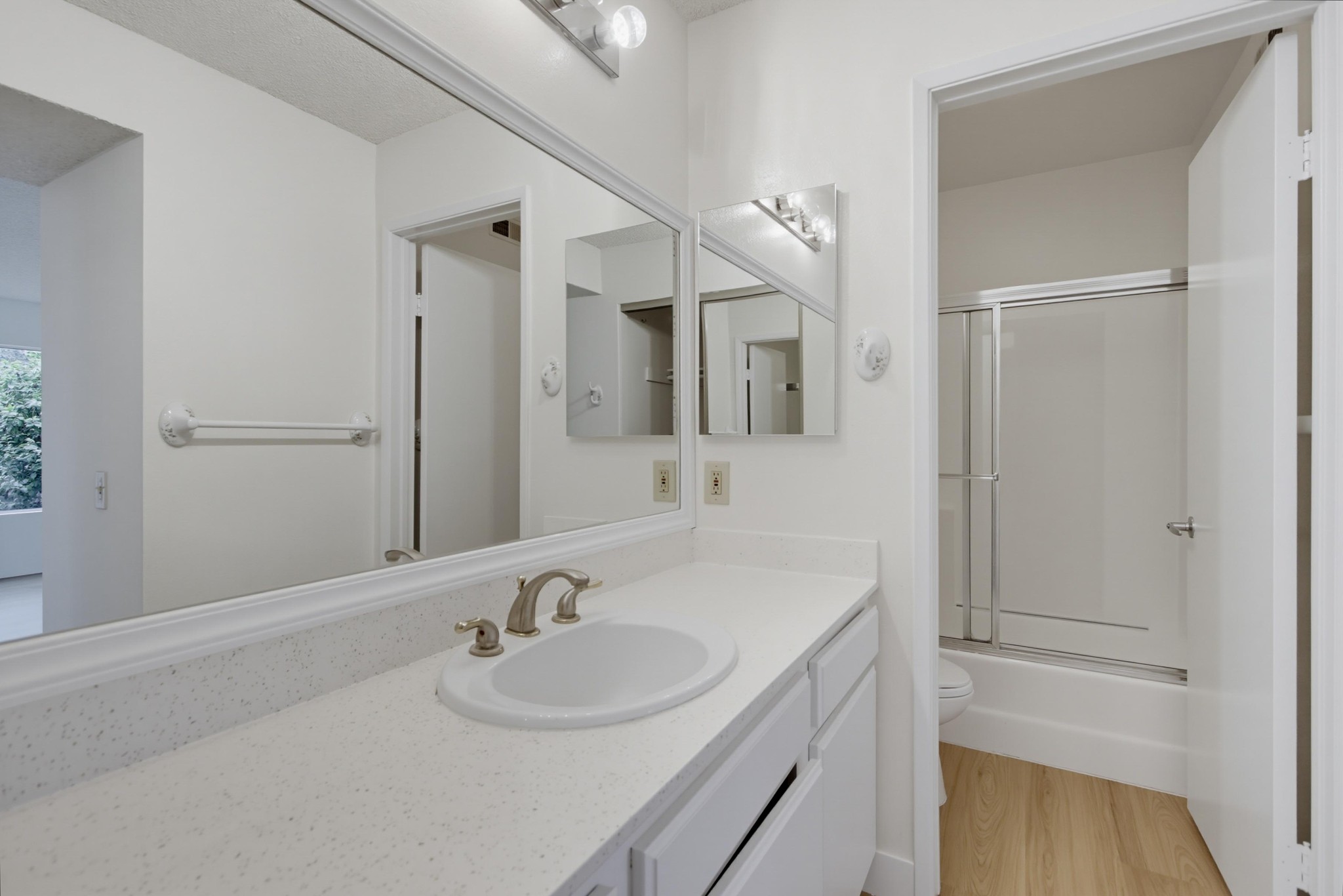 Virtual tour photo 28 of 35 for 4030 Porte La Paz Unit 90