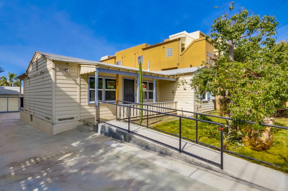 Virtual tour photo 4 of 59 for 4032 Riviera Dr