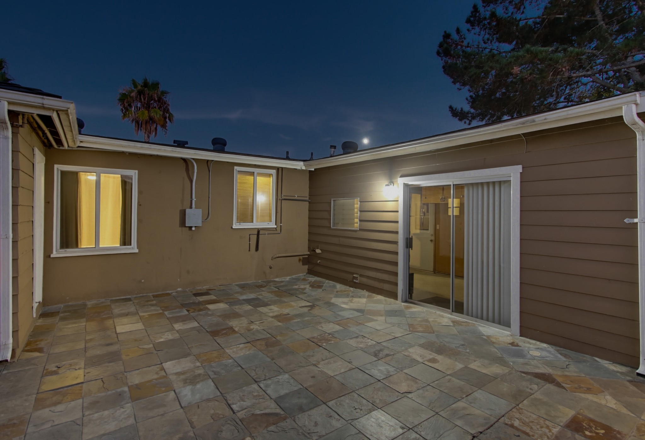 Virtual tour photo 8 of 84 for 4034 Epanow Ave