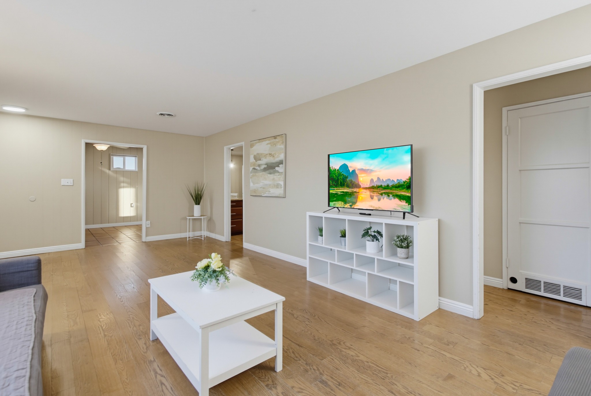Virtual tour photo 24 of 84 for 4034 Epanow Ave