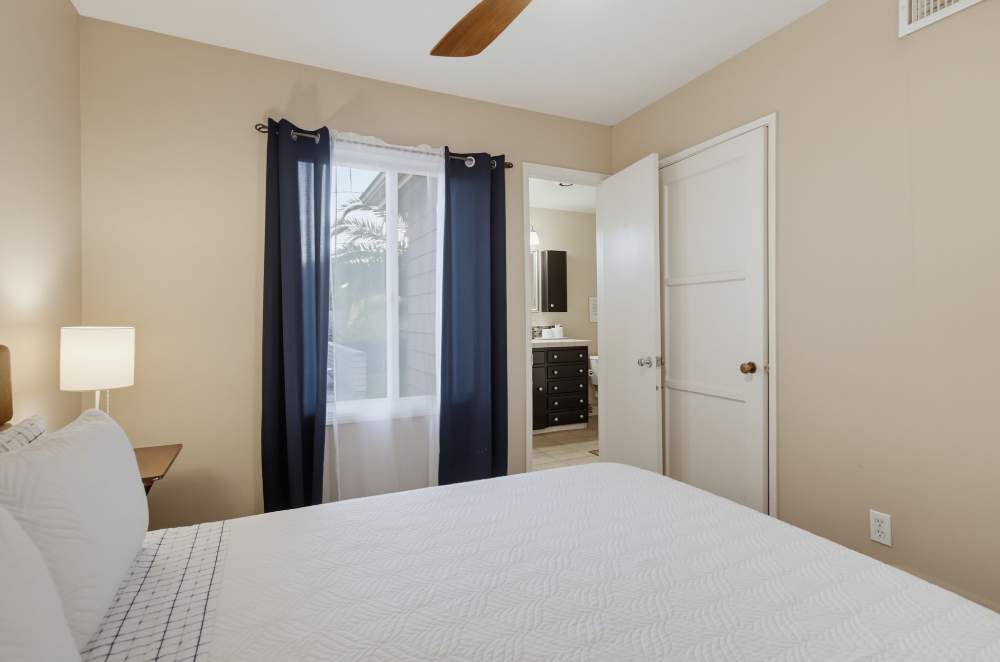 Virtual tour photo 37 of 84 for 4034 Epanow Ave