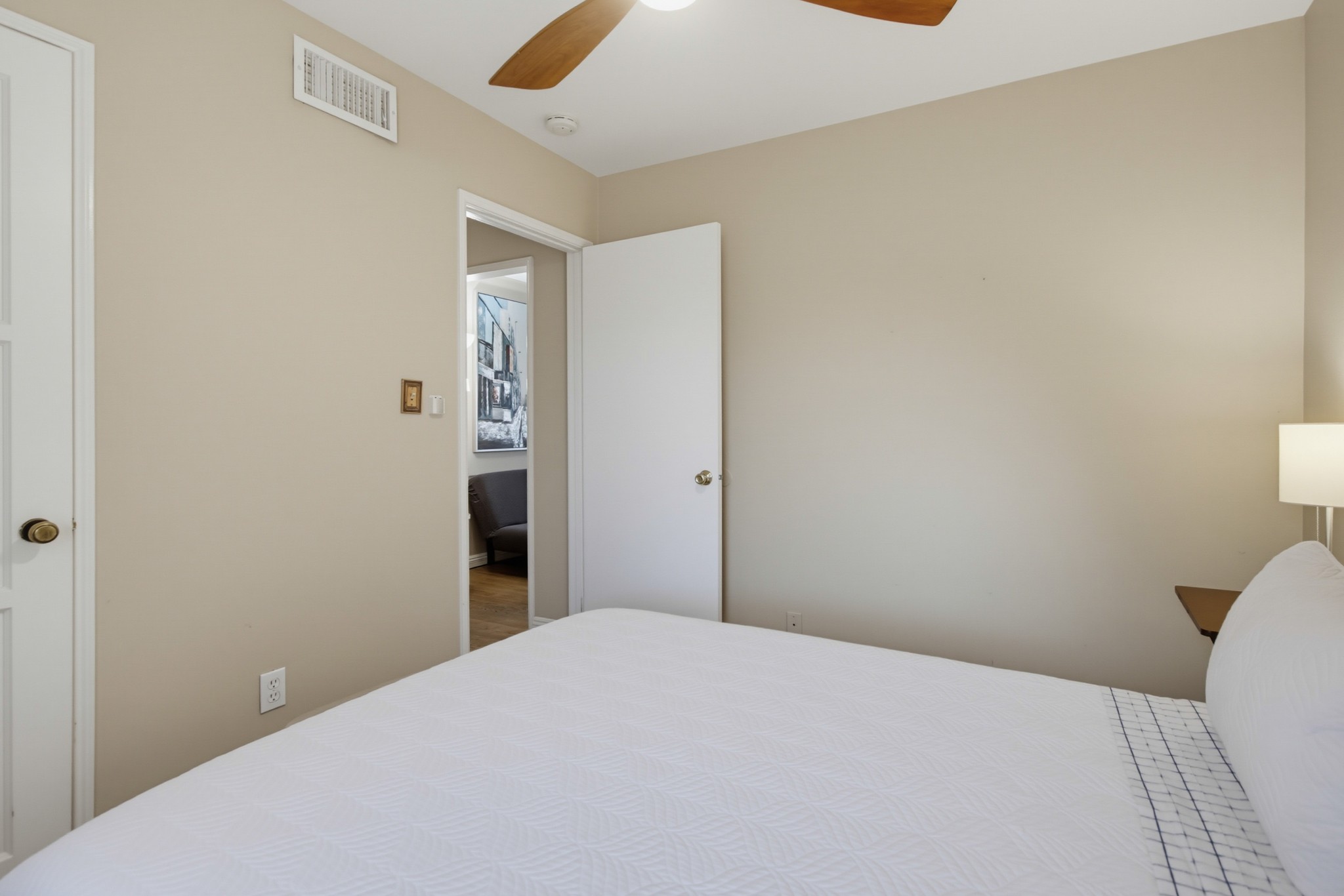 Virtual tour photo 39 of 84 for 4034 Epanow Ave
