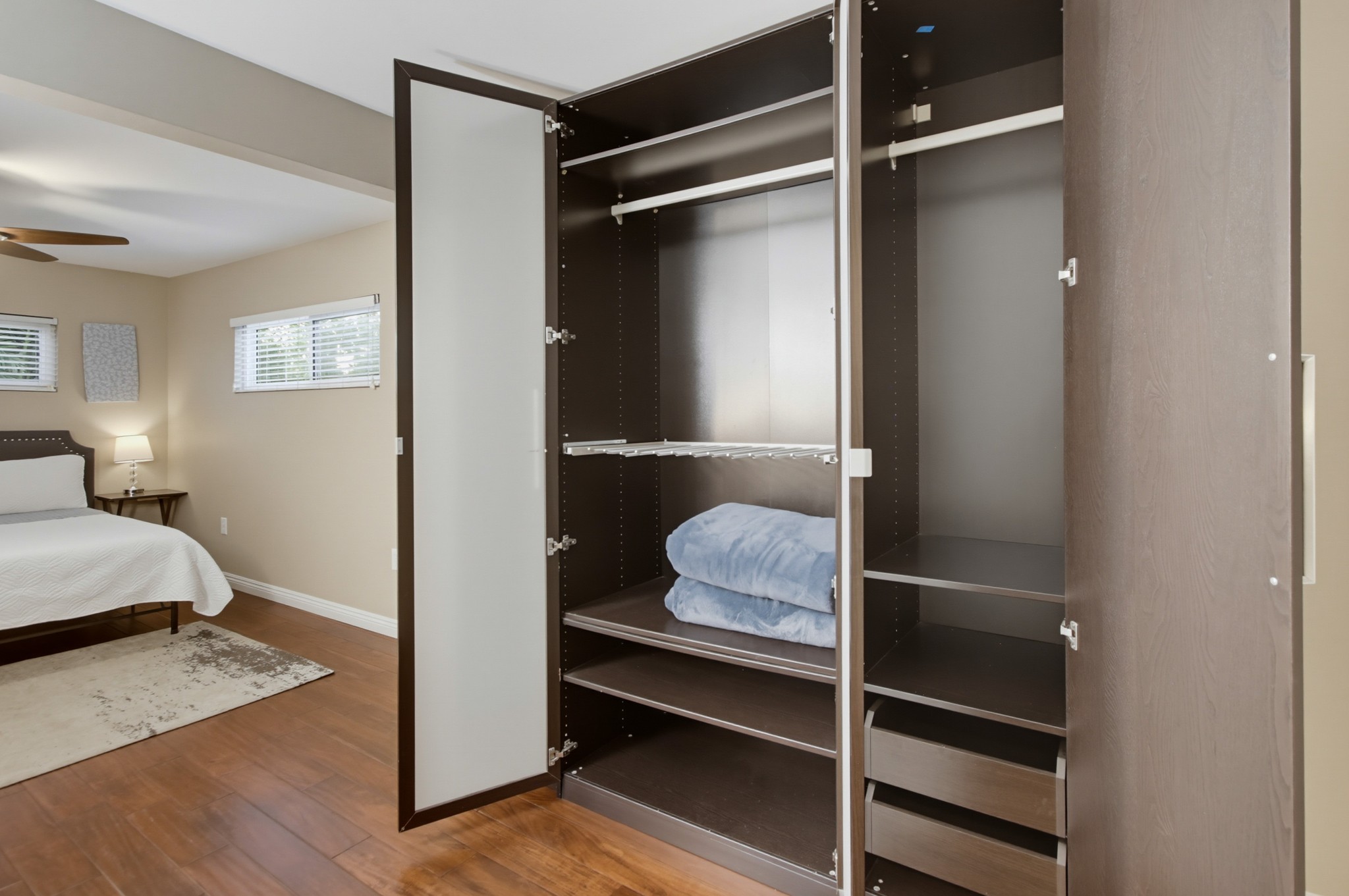 Virtual tour photo 54 of 84 for 4034 Epanow Ave