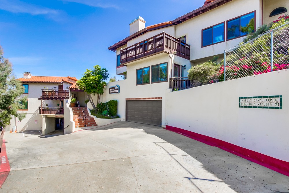 Virtual tour photo 1 of 69 for 4036 Ampudia St
