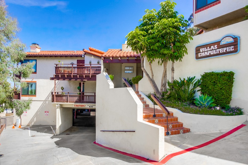 Virtual tour photo 3 of 69 for 4036 Ampudia St
